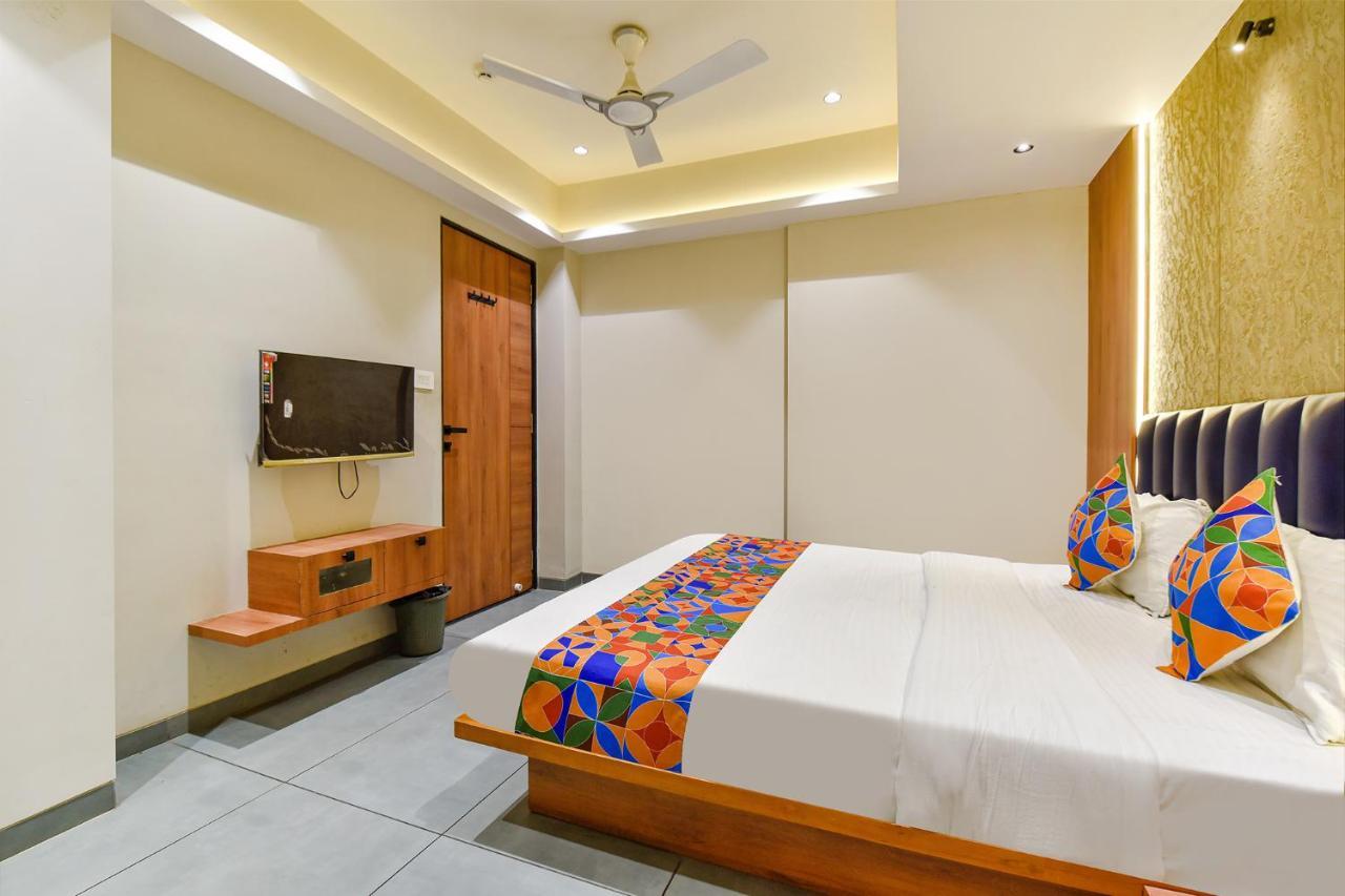 Fabhotel Udhna Inn, Near Udhna Junction Surat Exterior photo